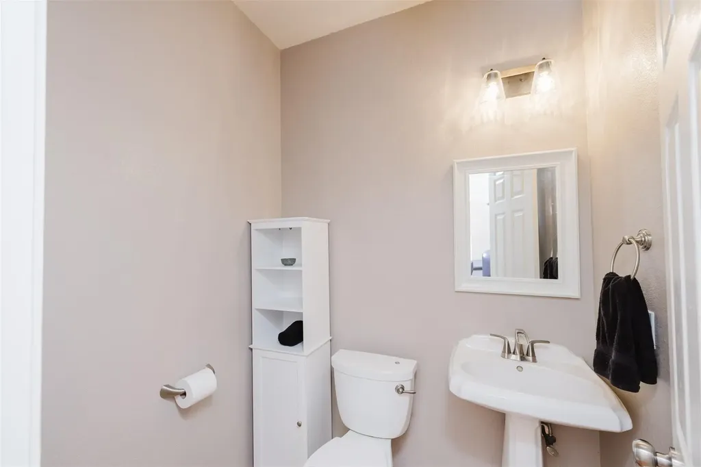 121 Lakewood Trail Leander TX 78641