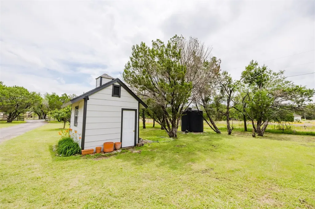 121 Lakewood Trail Leander TX 78641