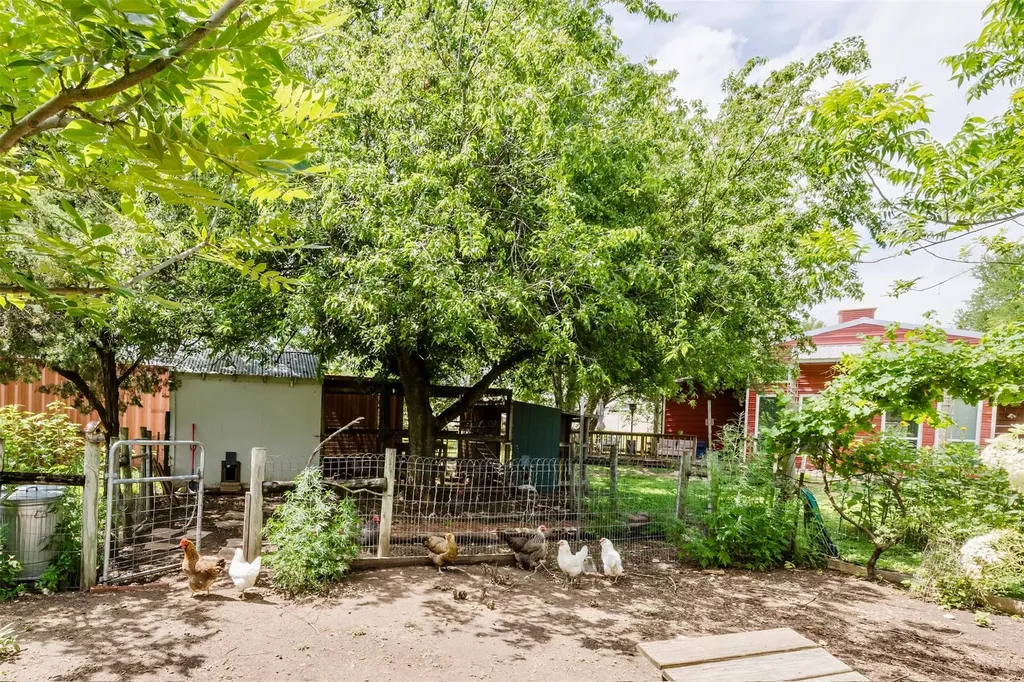 121 Lakewood Trail Leander TX 78641