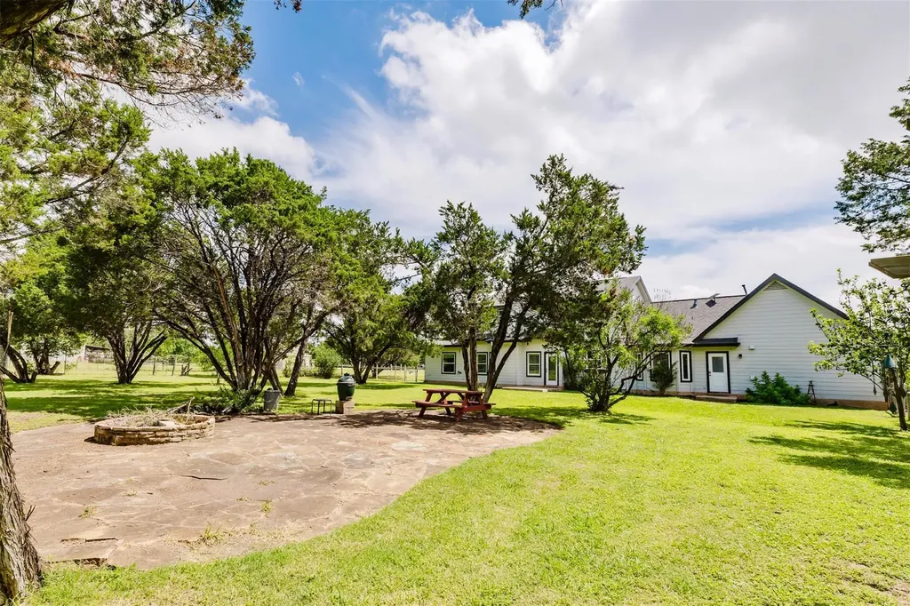 121 Lakewood Trail Leander TX 78641