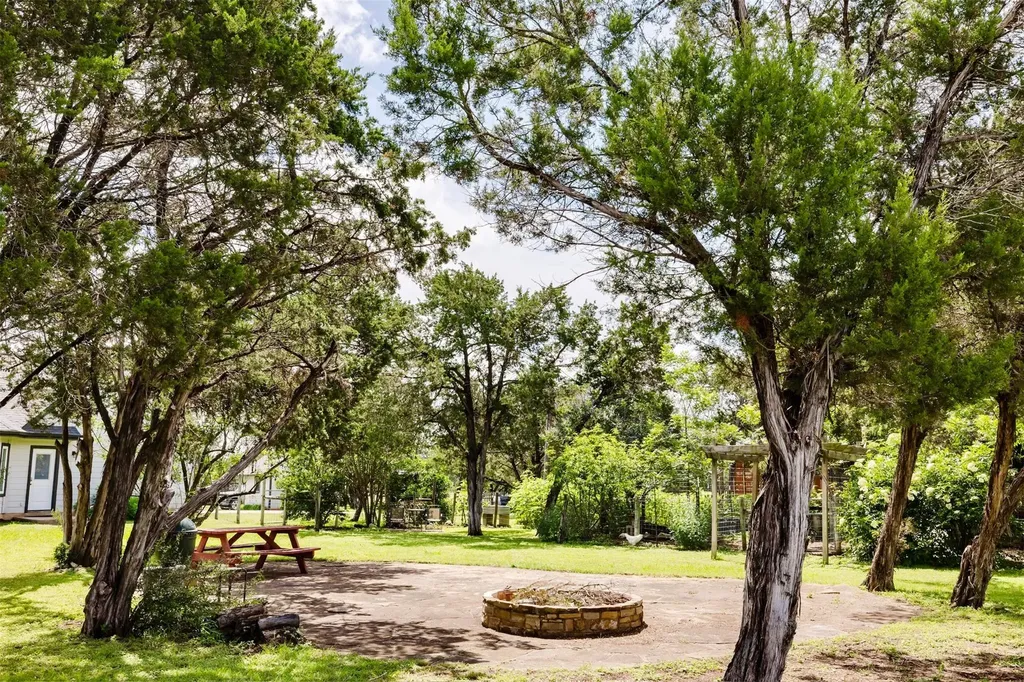 121 Lakewood Trail Leander TX 78641