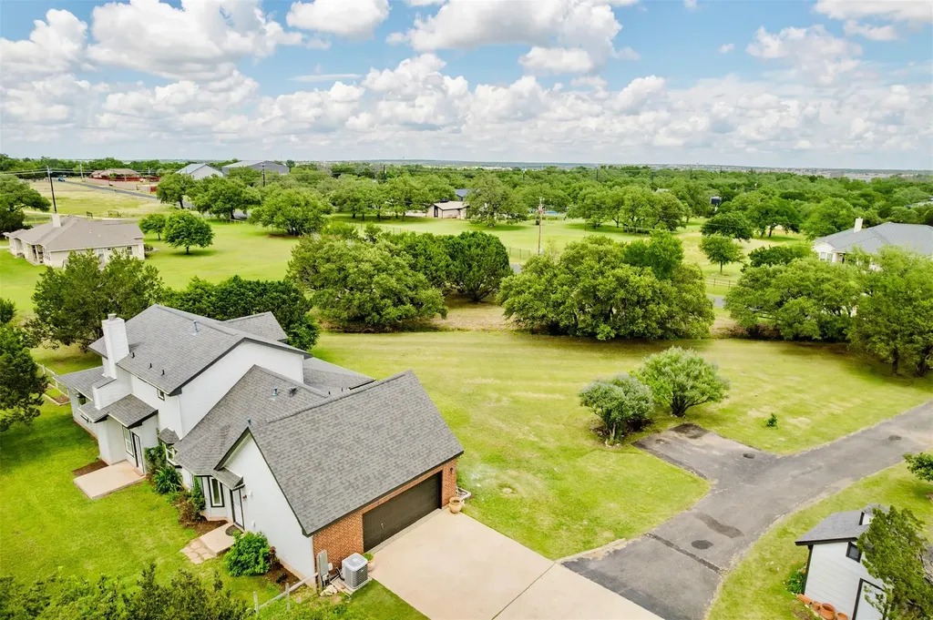 121 Lakewood Trail Leander TX 78641