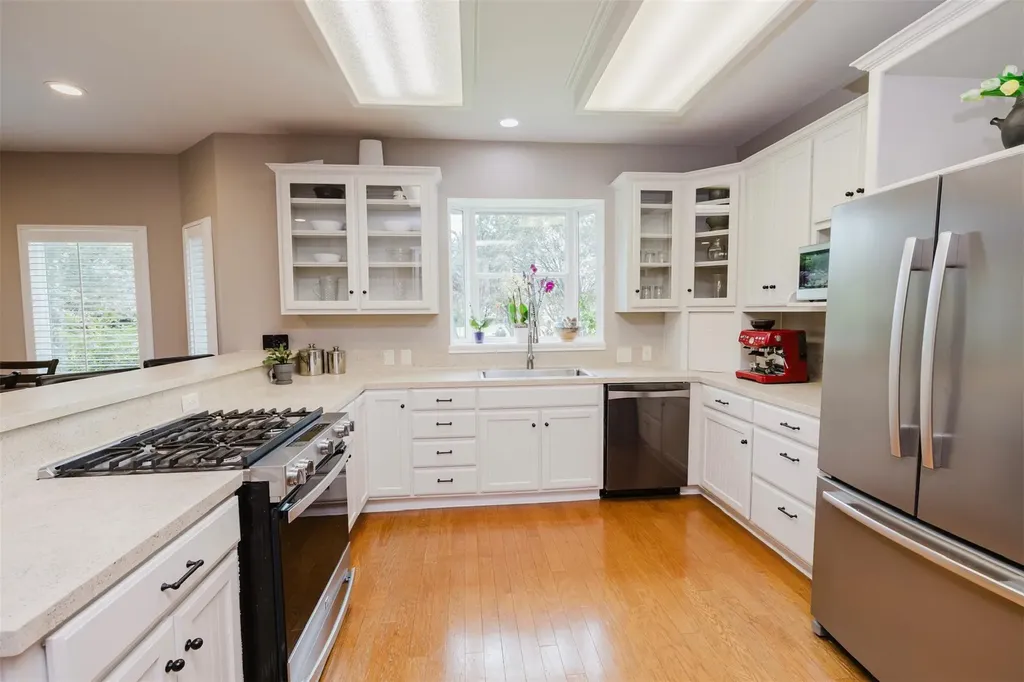 121 Lakewood Trail Leander TX 78641