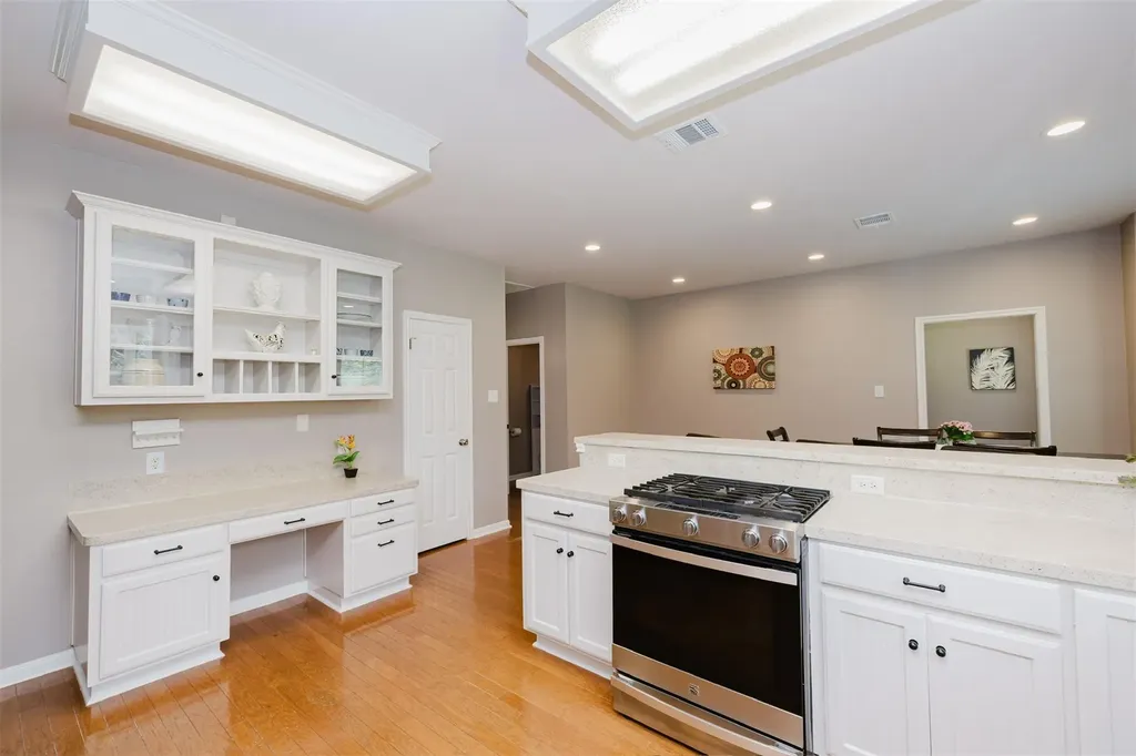 121 Lakewood Trail Leander TX 78641