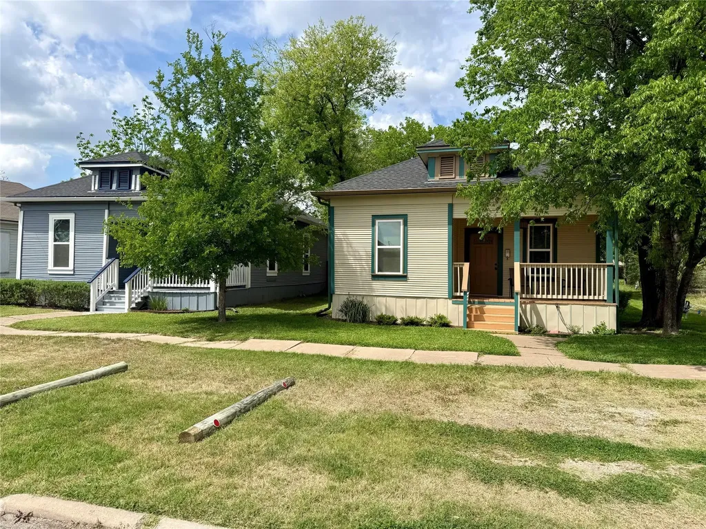 314 And 312 W 3rd Street Taylor TX 76574