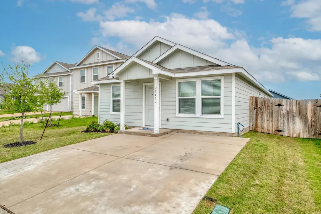 23412 Tiny Moons Way Elgin TX 78621