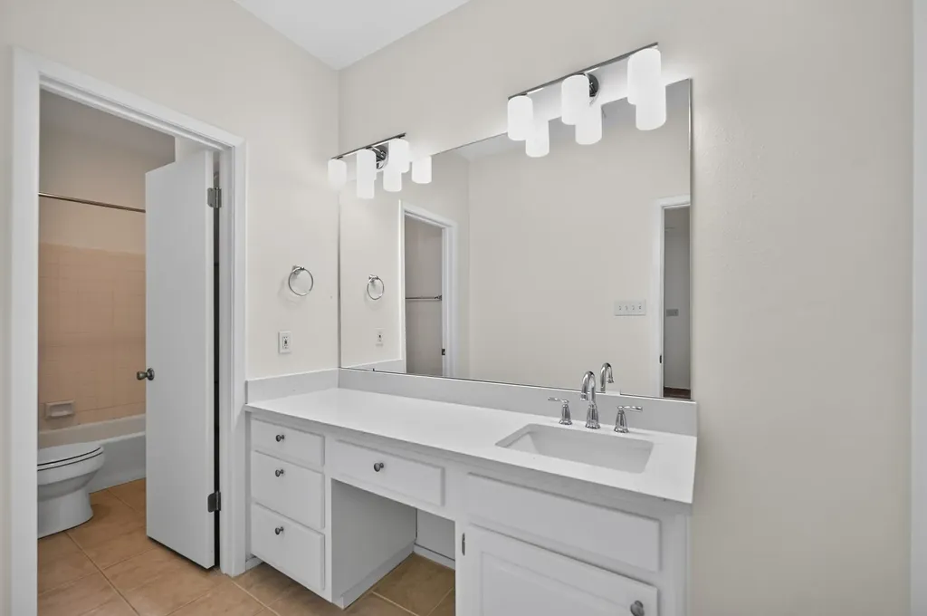 5701 Scout Bluff Austin TX 78731