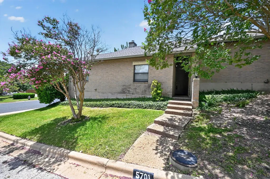 5701 Scout Bluff Austin TX 78731
