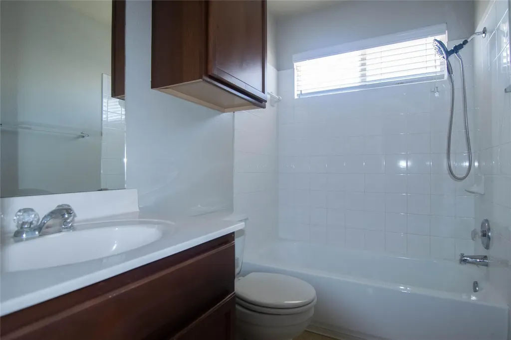 504 Comal Run Hutto TX 78634
