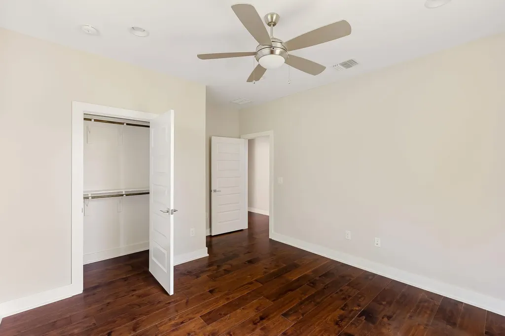 4907 Mendoza Drive Austin TX 78721