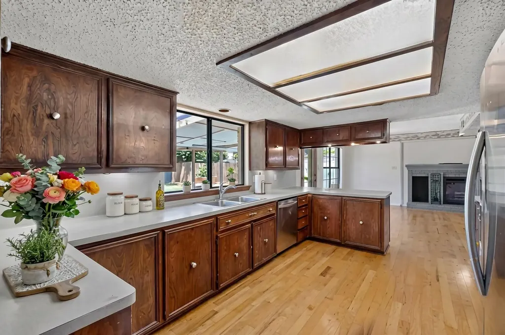3311 Sesbania Drive Austin TX 78748