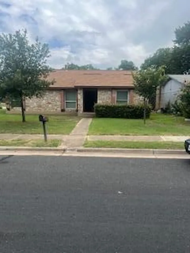 4600 Cedargrove Drive Austin TX 78744