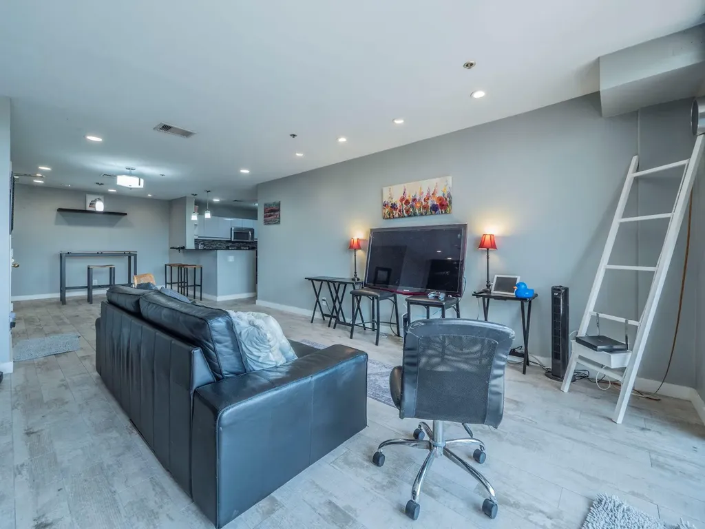 40 N Interstate 35 Highway Austin TX 78701