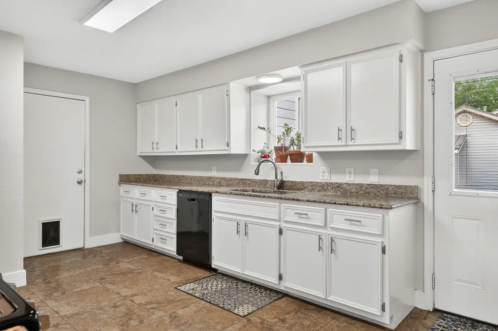 12212 Mustang Drive Buda TX 78610