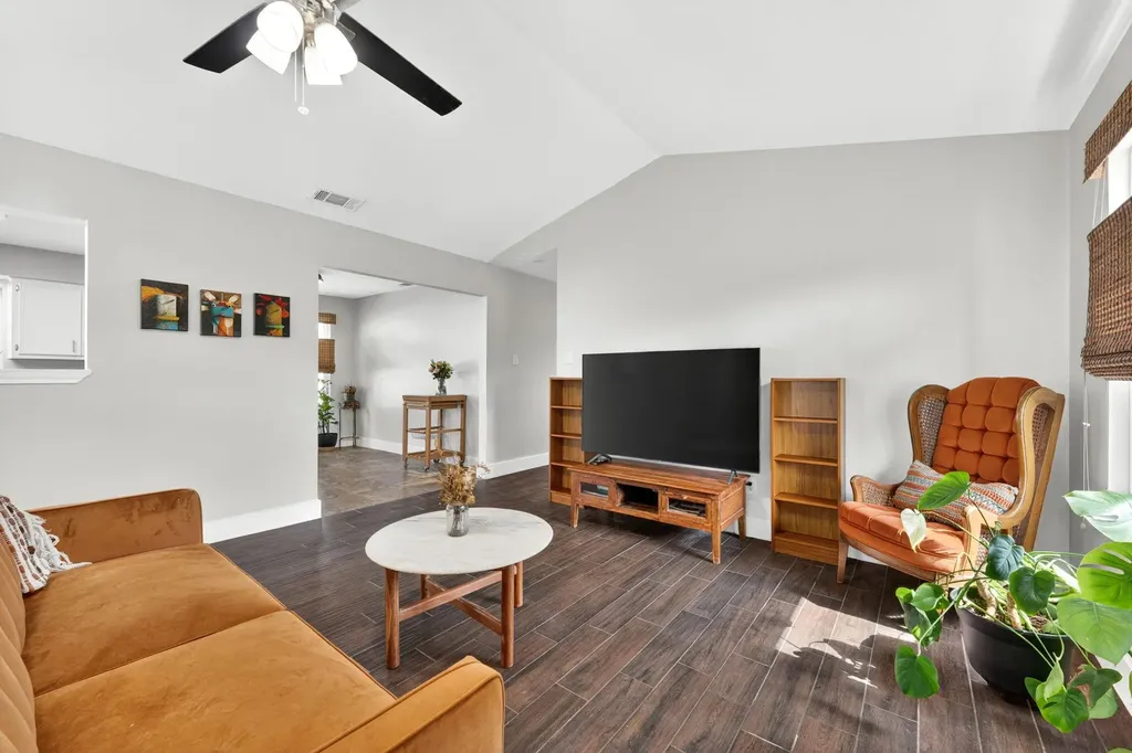 12212 Mustang Drive Buda TX 78610