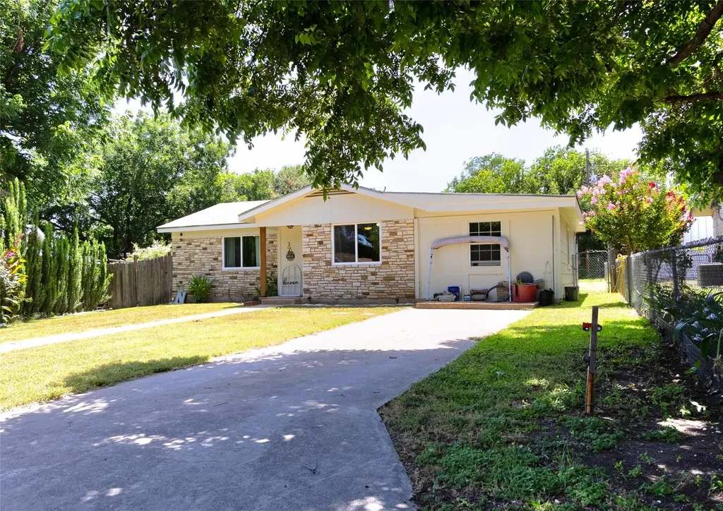304 Mildred Street Burnet TX 78611
