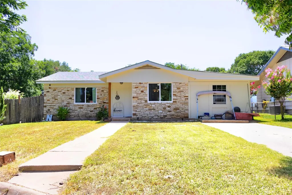 304 Mildred Street Burnet TX 78611