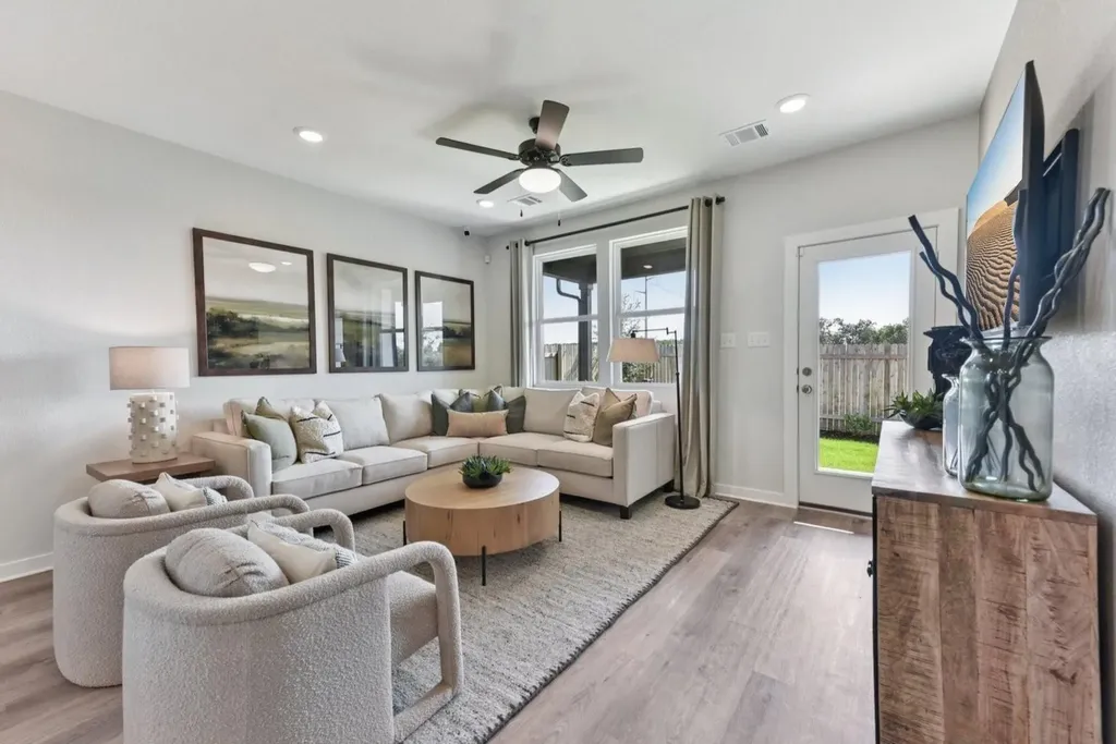 112 Hornet Street Elgin TX 78621