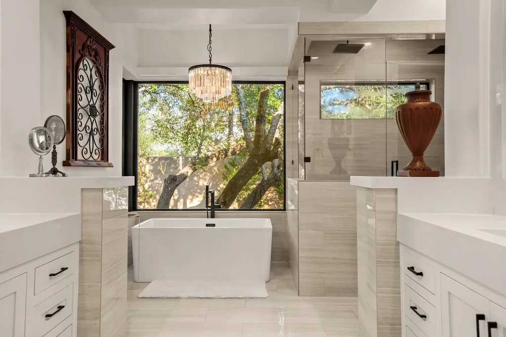 1832 Windy Walk Cove Spicewood TX 78669