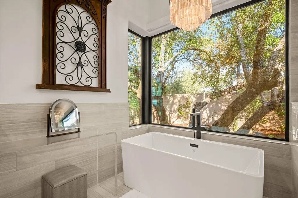 1832 Windy Walk Cove Spicewood TX 78669