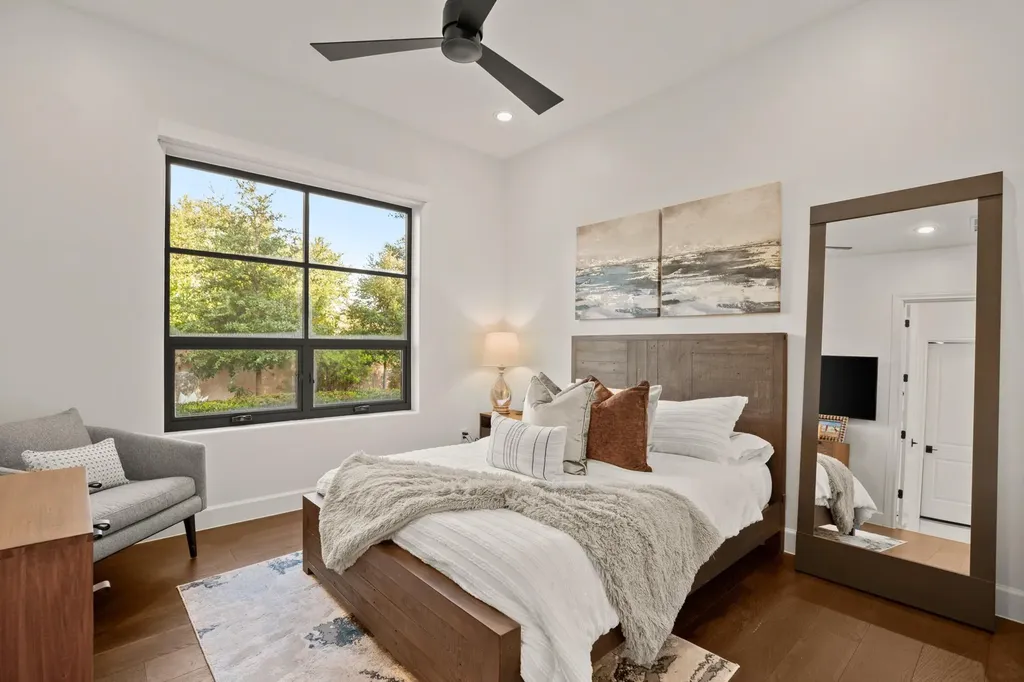 1832 Windy Walk Cove Spicewood TX 78669