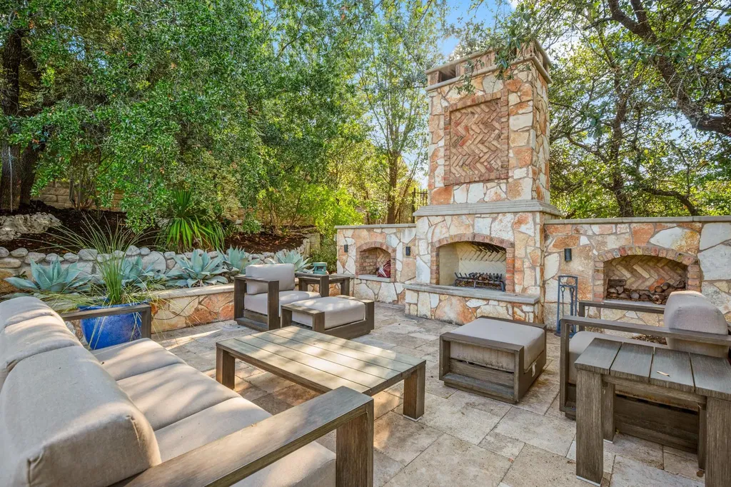 1832 Windy Walk Cove Spicewood TX 78669