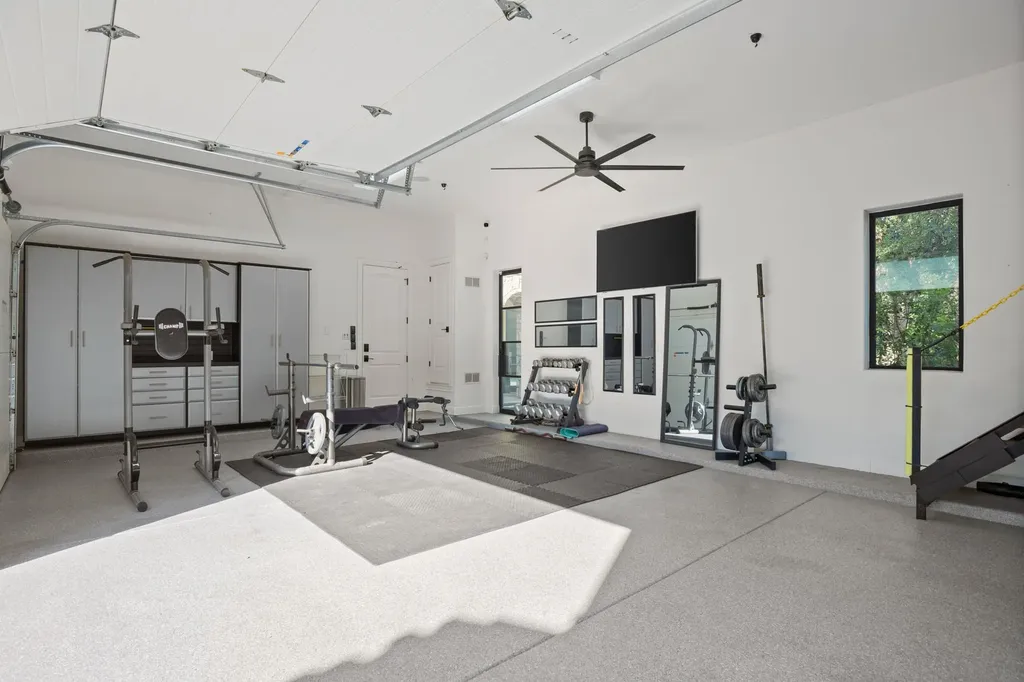 1832 Windy Walk Cove Spicewood TX 78669