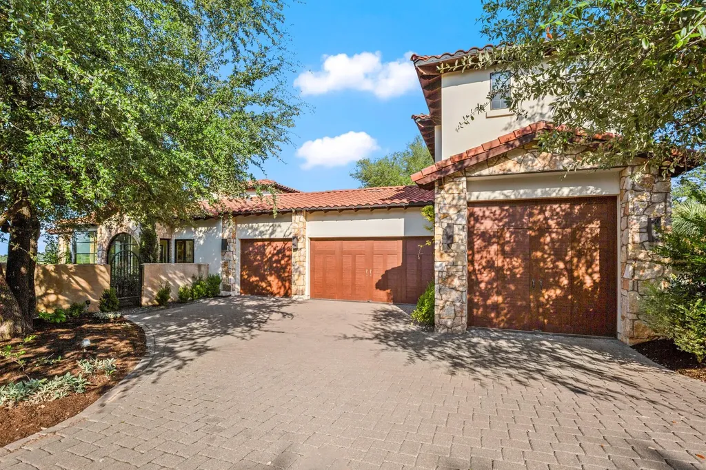 1832 Windy Walk Cove Spicewood TX 78669