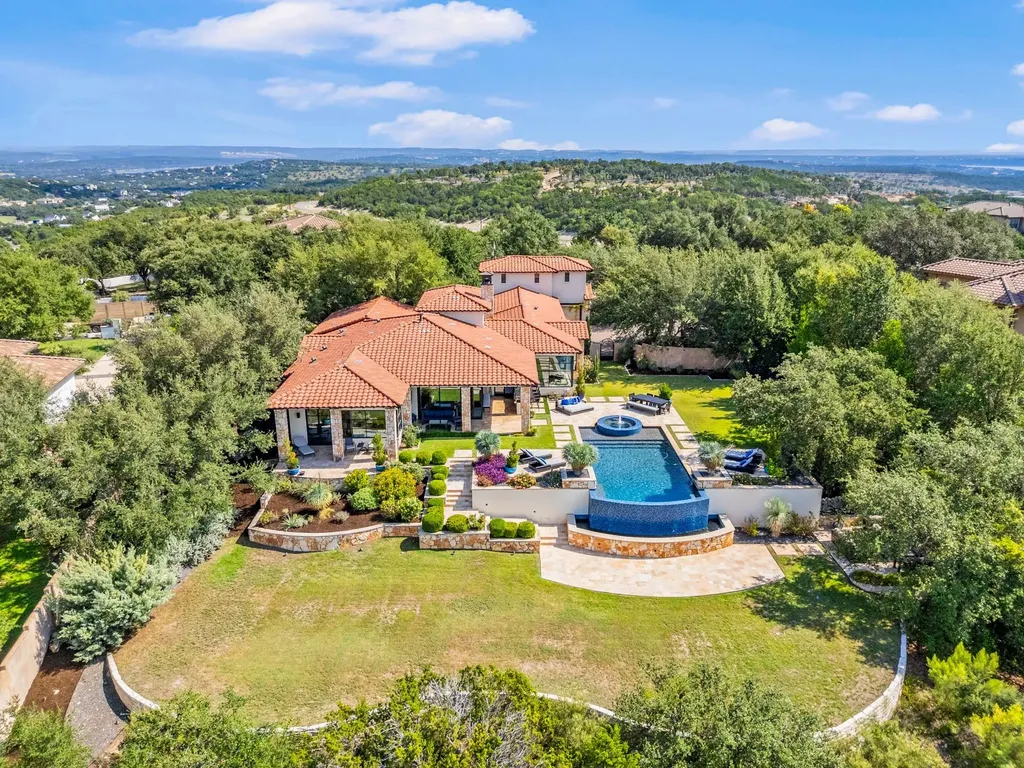 1832 Windy Walk Cove Spicewood TX 78669