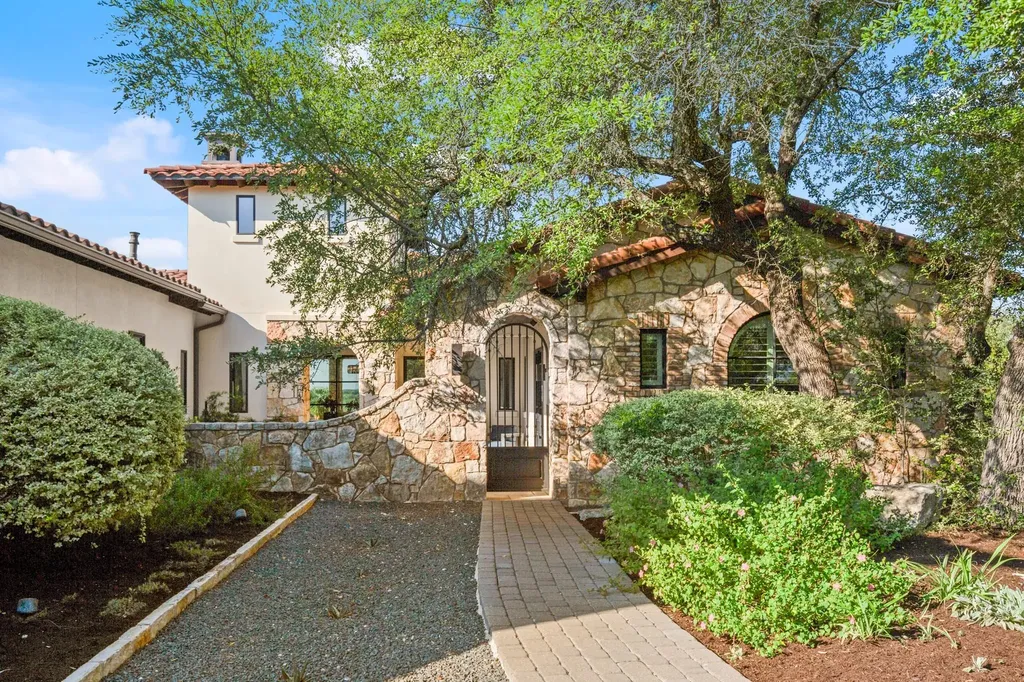 1832 Windy Walk Cove Spicewood TX 78669