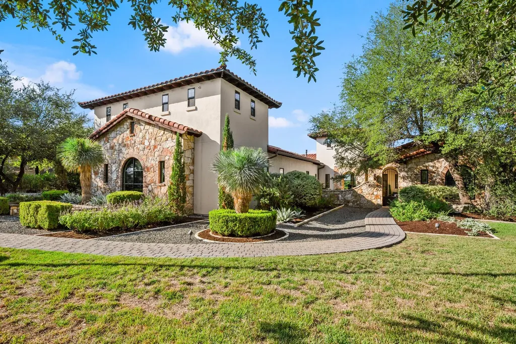 1832 Windy Walk Cove Spicewood TX 78669
