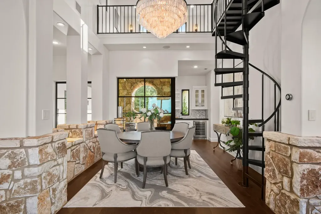 1832 Windy Walk Cove Spicewood TX 78669