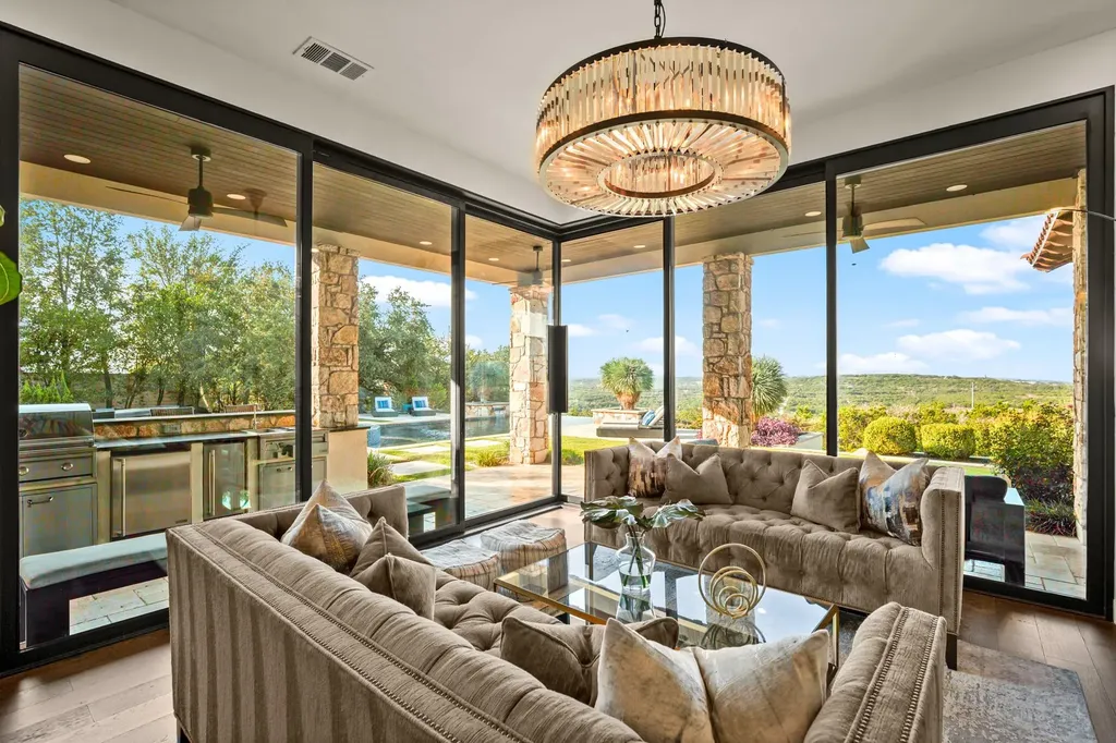 1832 Windy Walk Cove Spicewood TX 78669