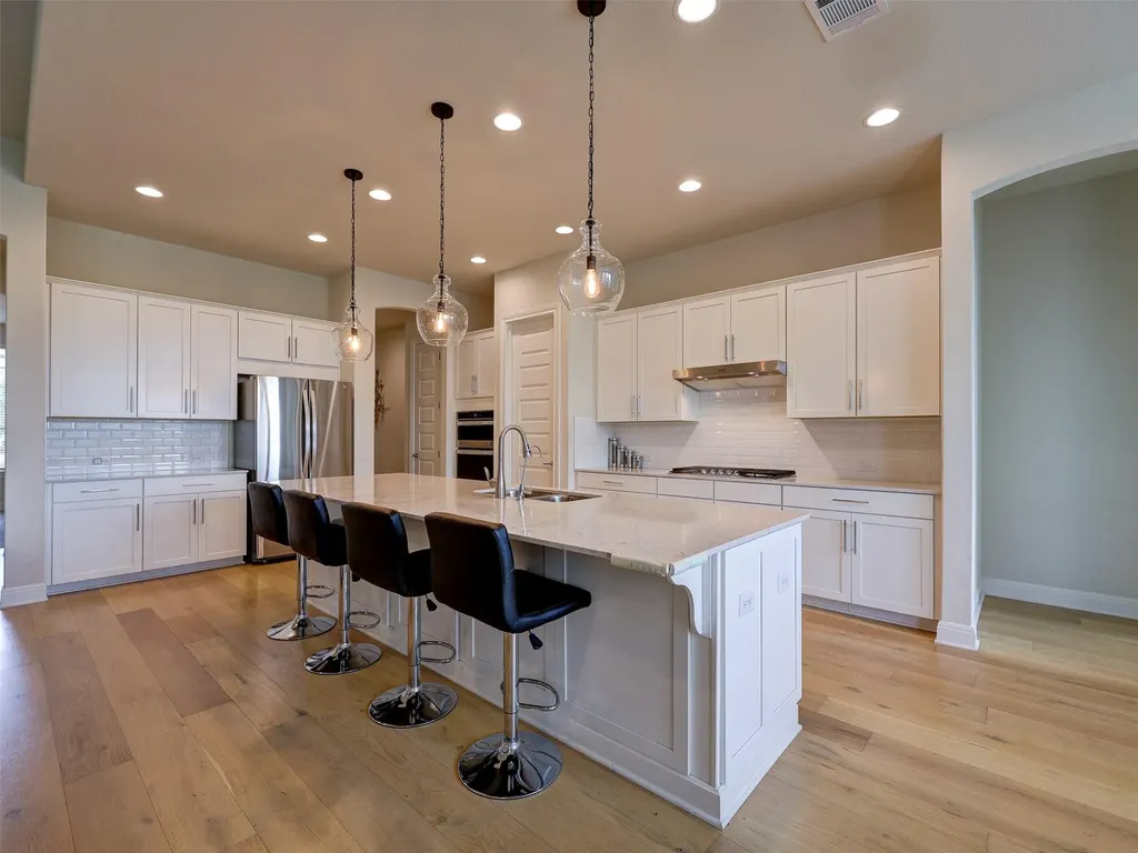 10300 Lavon Bend Austin TX 78717