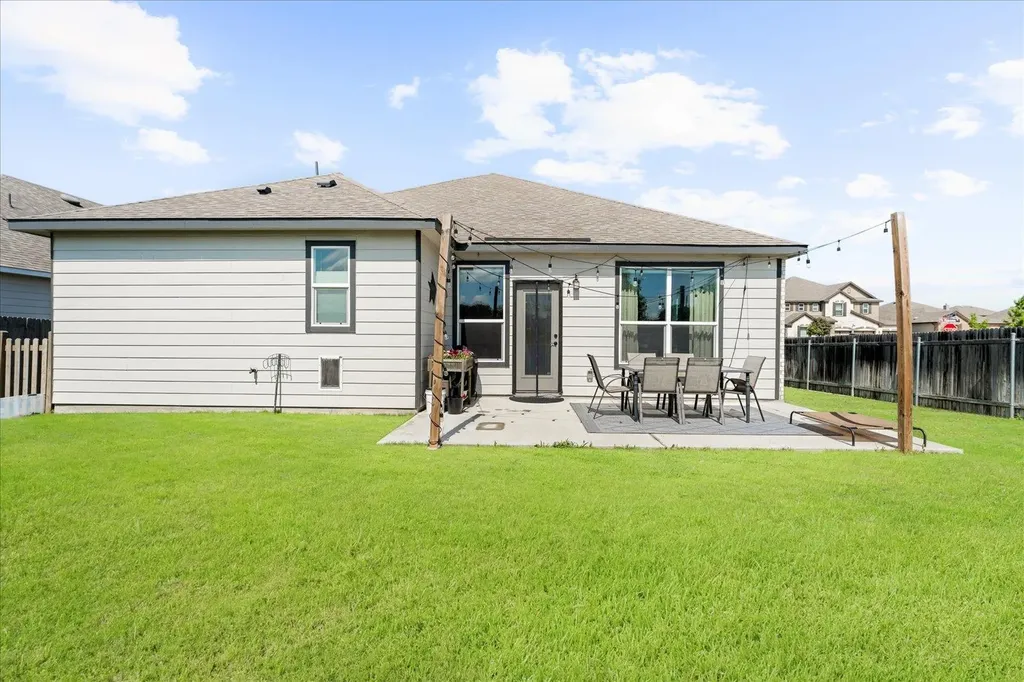 210 Maroon Lane Kyle TX 78640