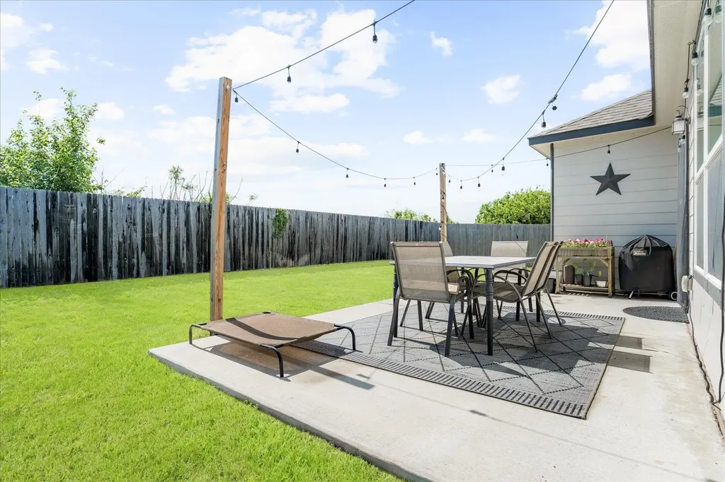 210 Maroon Lane Kyle TX 78640