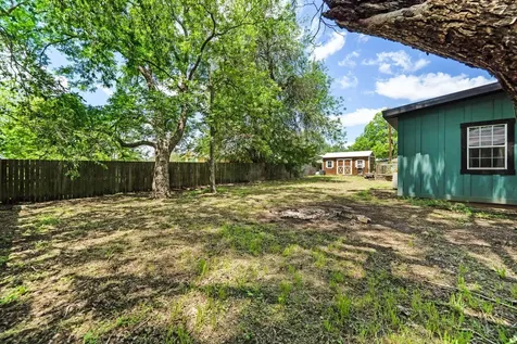 604 Avenue B Lexington TX 78947