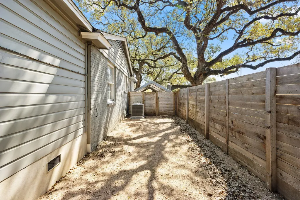 1318 Bonham Terrace Austin TX 78704