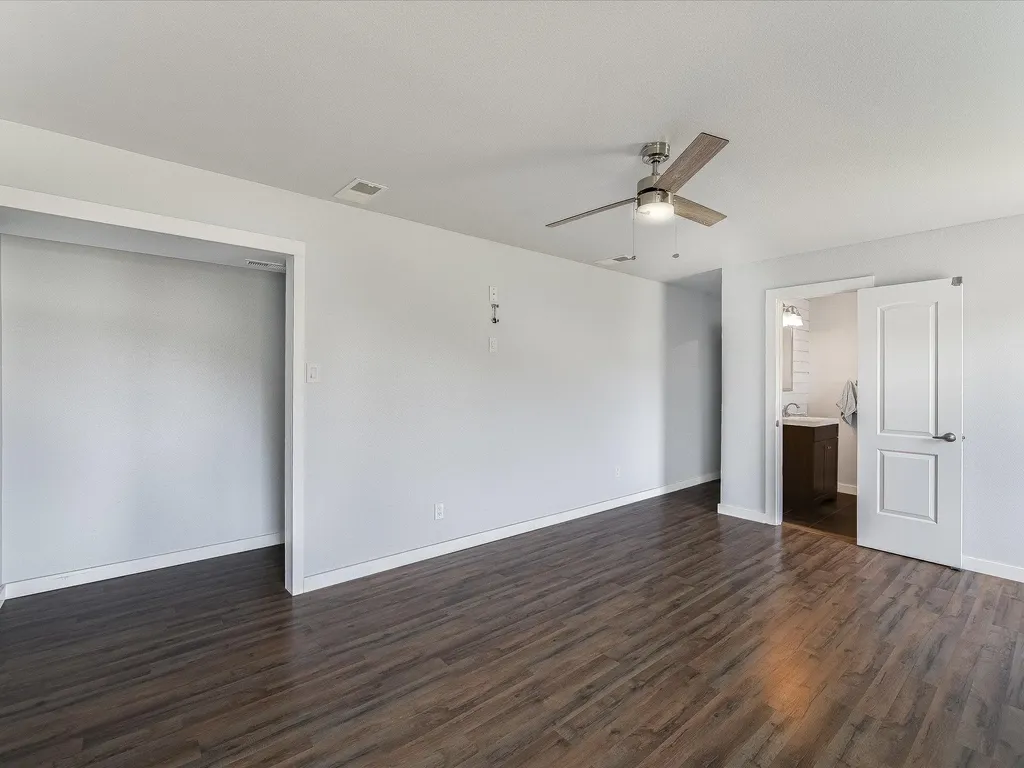 155 Travis Lane Spicewood TX 78669