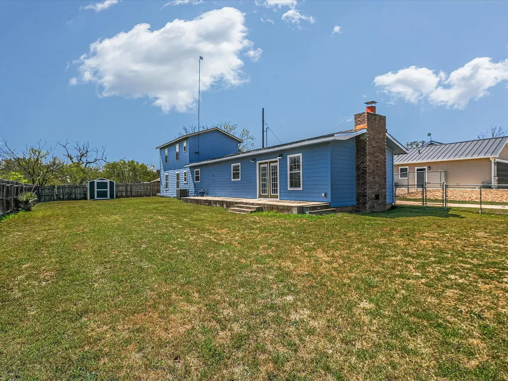 155 Travis Lane Spicewood TX 78669