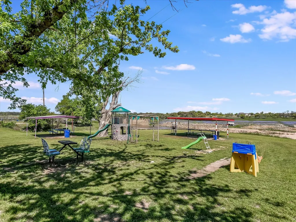 155 Travis Lane Spicewood TX 78669