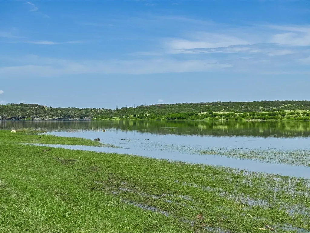 155 Travis Lane Spicewood TX 78669