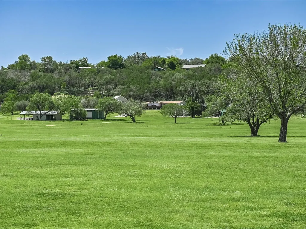 155 Travis Lane Spicewood TX 78669