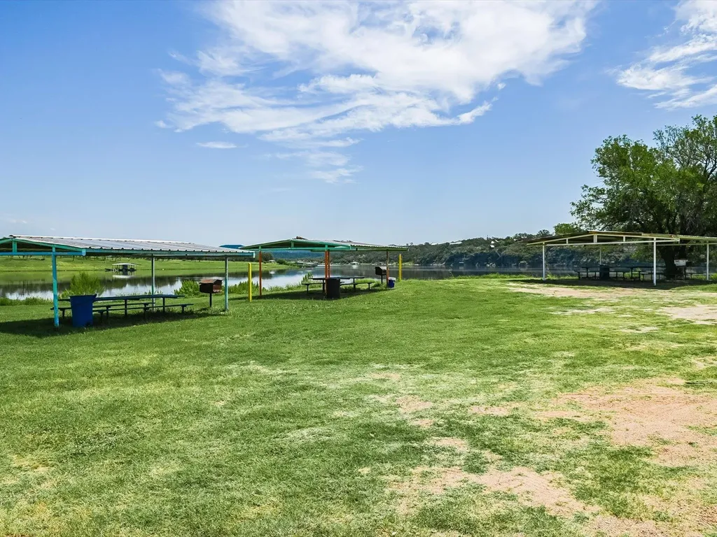 155 Travis Lane Spicewood TX 78669
