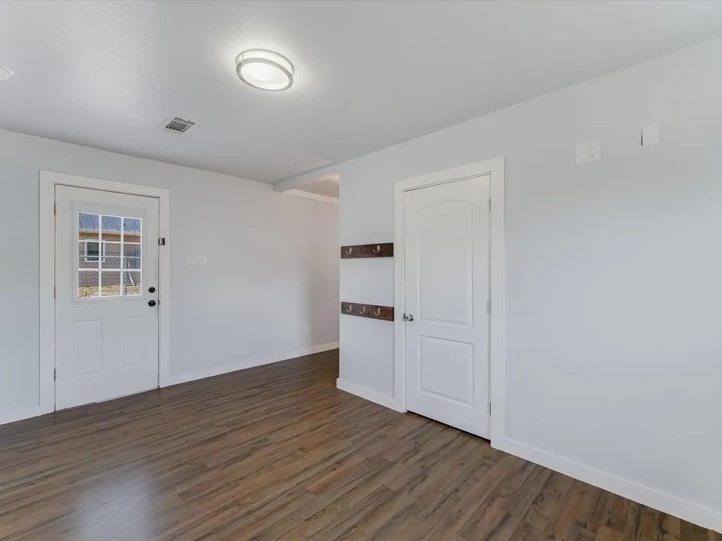 155 Travis Lane Spicewood TX 78669