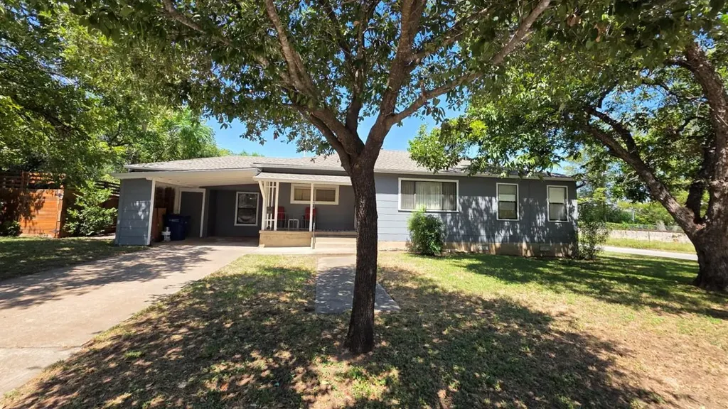 1028 Ellingson Lane Austin TX 78751