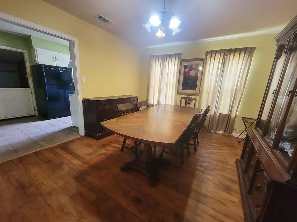 1028 Ellingson Lane Austin TX 78751