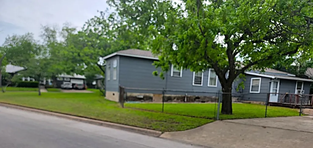 1028 Ellingson Lane Austin TX 78751