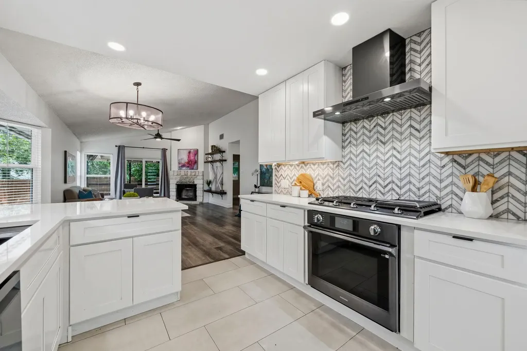 8519 Palace Parkway Austin TX 78748