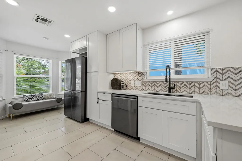 8519 Palace Parkway Austin TX 78748